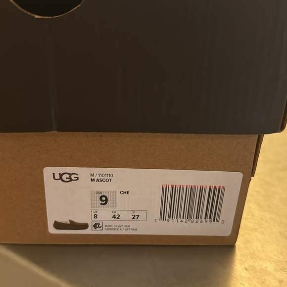 Cozy Brown Suede Moccasin Slippers Never Worn. Mens size 9. With Original Box - Picture 2 of 6